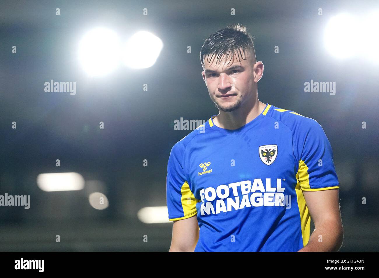 David Fisher dell'AFC Wimbledon durante la partita di replay della Emirates fa Cup al Cherry Red Records Stadium, Londra. Data immagine: Martedì 15 novembre 2022. Foto Stock