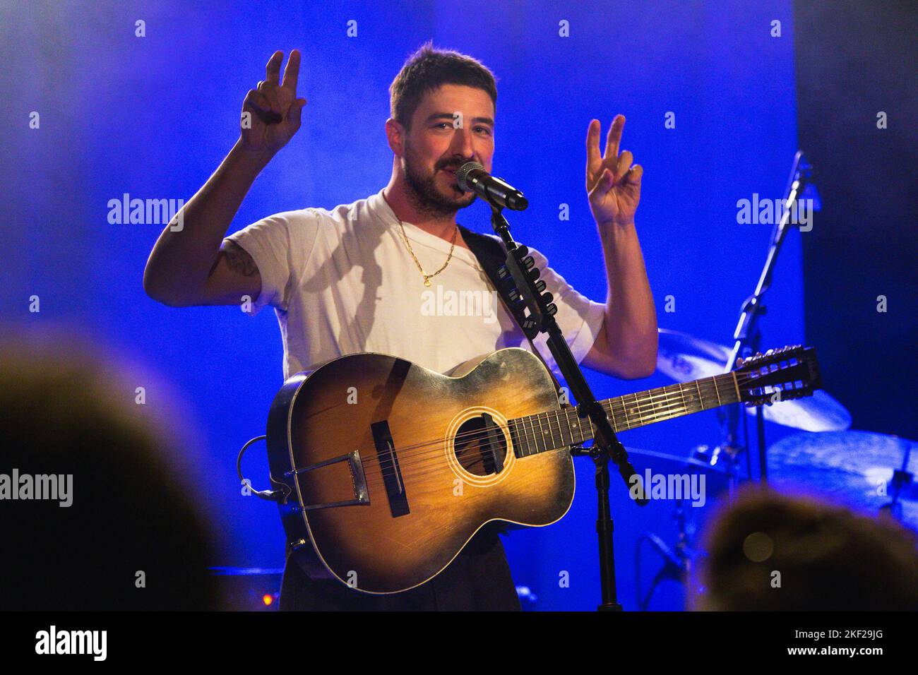 14 novembre 2022: Marcus Mumford, il cantante principale di Mumford and Sons, esegue uno spettacolo al completo presso il locale musicale indipendente The Leadmill di Sheffield il primo giorno del suo tour solistico nel Regno Unito a sostegno del suo album solista di debutto intitolato '(Self-TITED)' 2022 (Credit Image: © Myles Wright/ZUMA Press Wire) Foto Stock