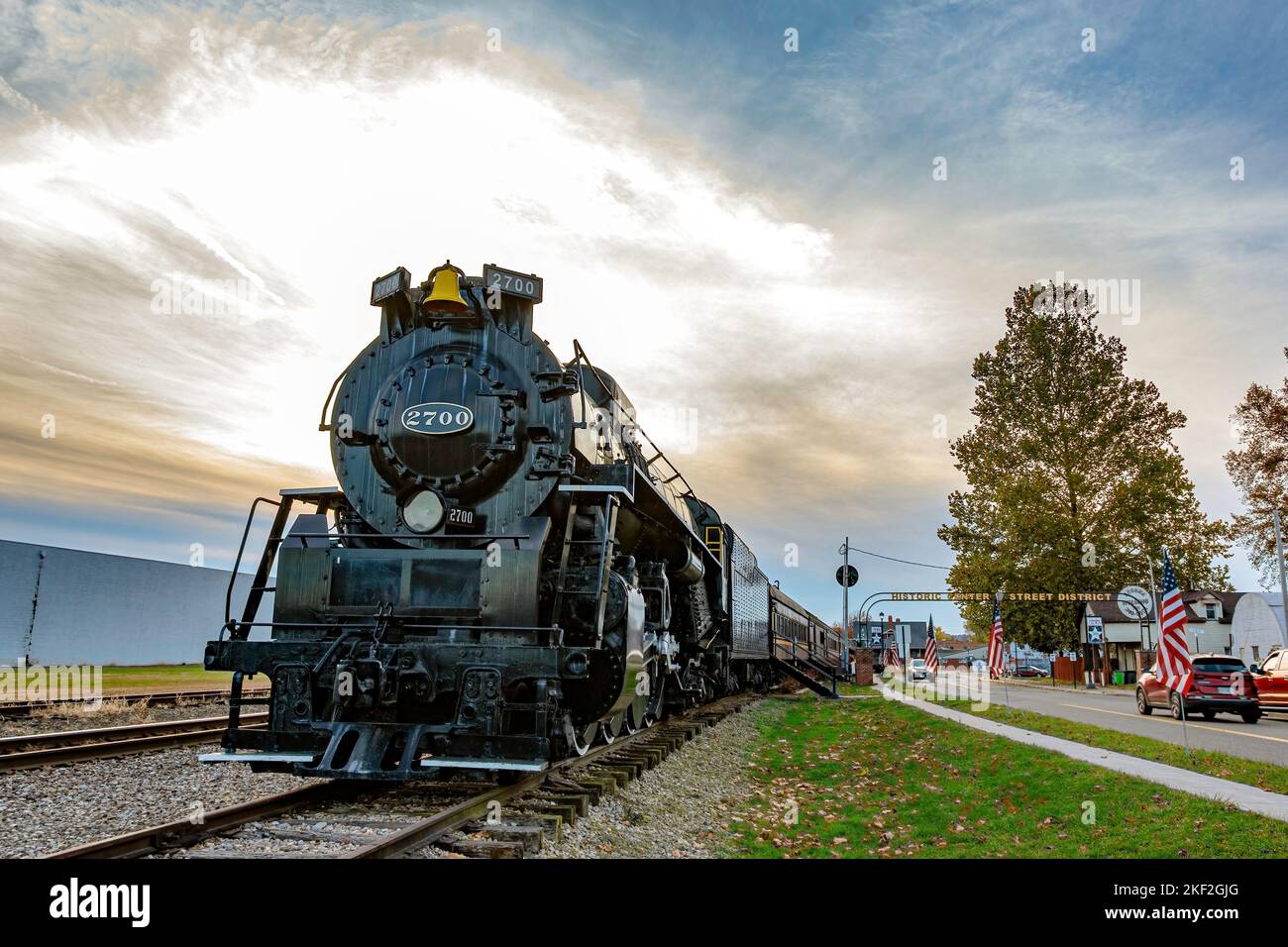 Dennison, Ohio, USA - 24 ottobre 2022: Mostra la locomotiva al Dennison Railroad Depot and Museum nello storico Center Street District. Foto Stock