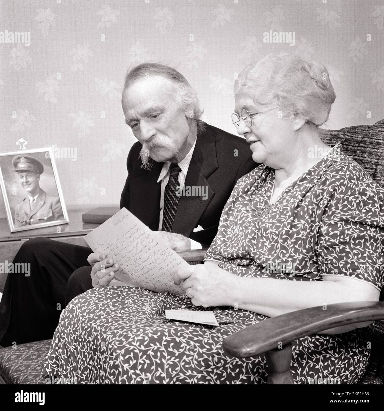Lettera al figlio immagini e fotografie stock ad alta ...