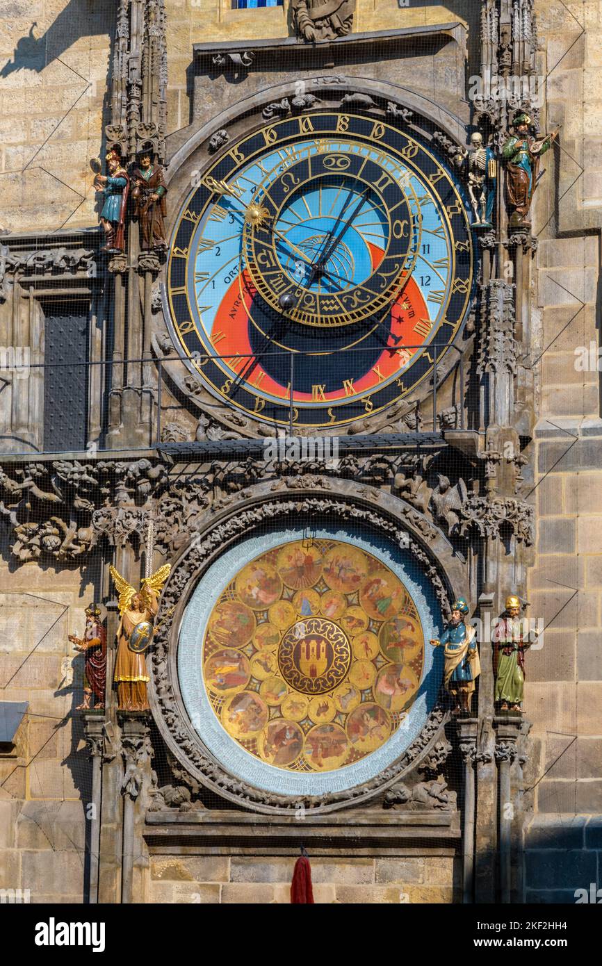 Praga, Repubblica Ceca - 4 settembre 2022: Orologio astronomico nel centro storico di Praga Foto Stock