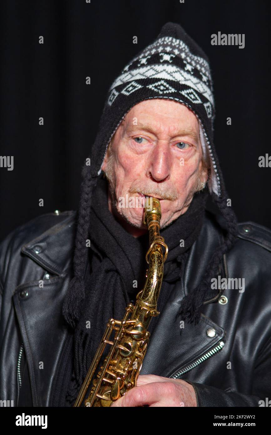 Nik Turner al Rituale spaziale 2, Kings Hall, Herne Bay, 26 gennaio 2013 Foto Stock