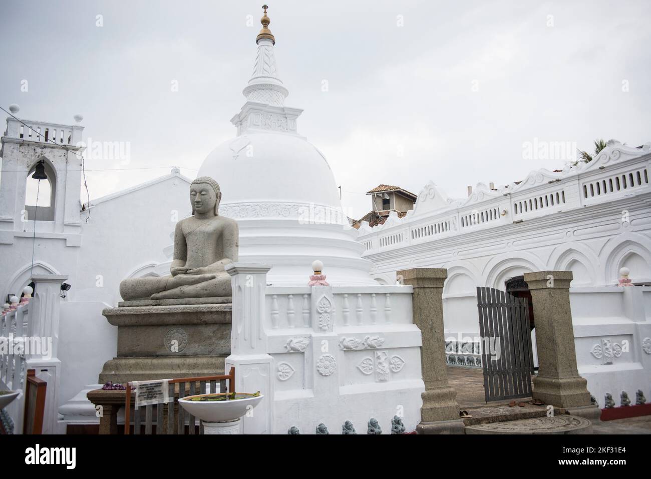 Sri Sudharmalaya tempio buddista Foto Stock