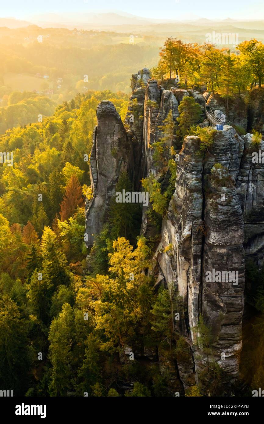 Die Sächsische Schweiz im Herbst, Sachsen, Basteibrücke, Elbsandsteingebirge, Foto Stock