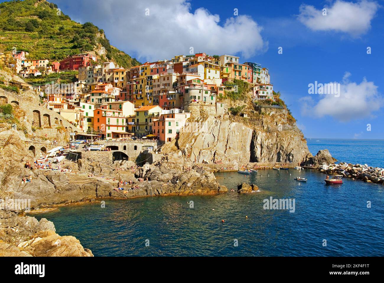 Der Ort Manarolo im Parco Naturale cinque Terre in Ligurien, Nordwestitalien, Sommer, Foto Stock