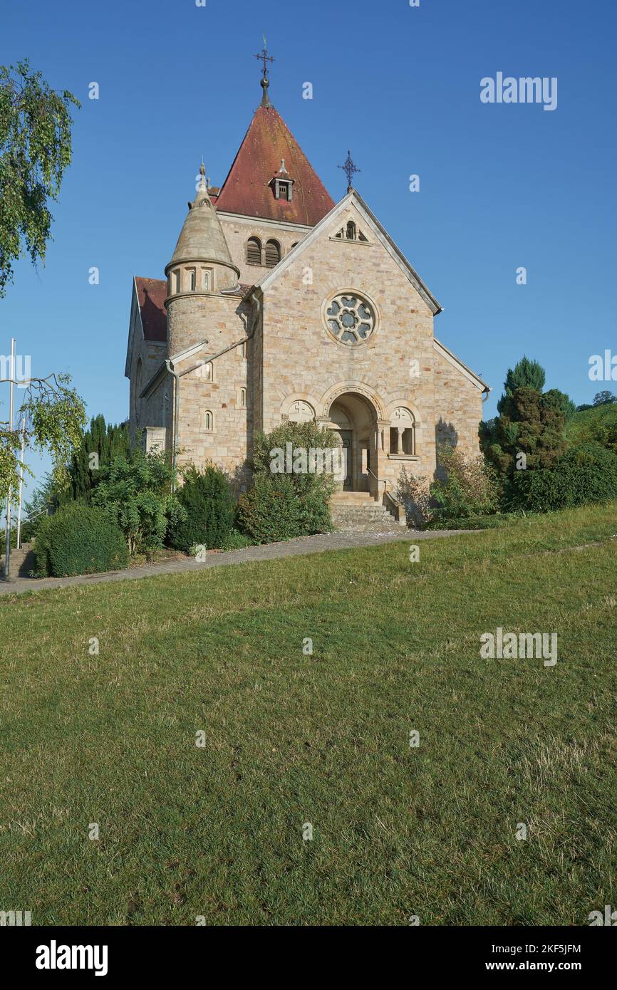 Cappella famosa chiamata Kreuzkapelle, collina di Wissberg, regione vinicola Rhinehessen, Germania Foto Stock