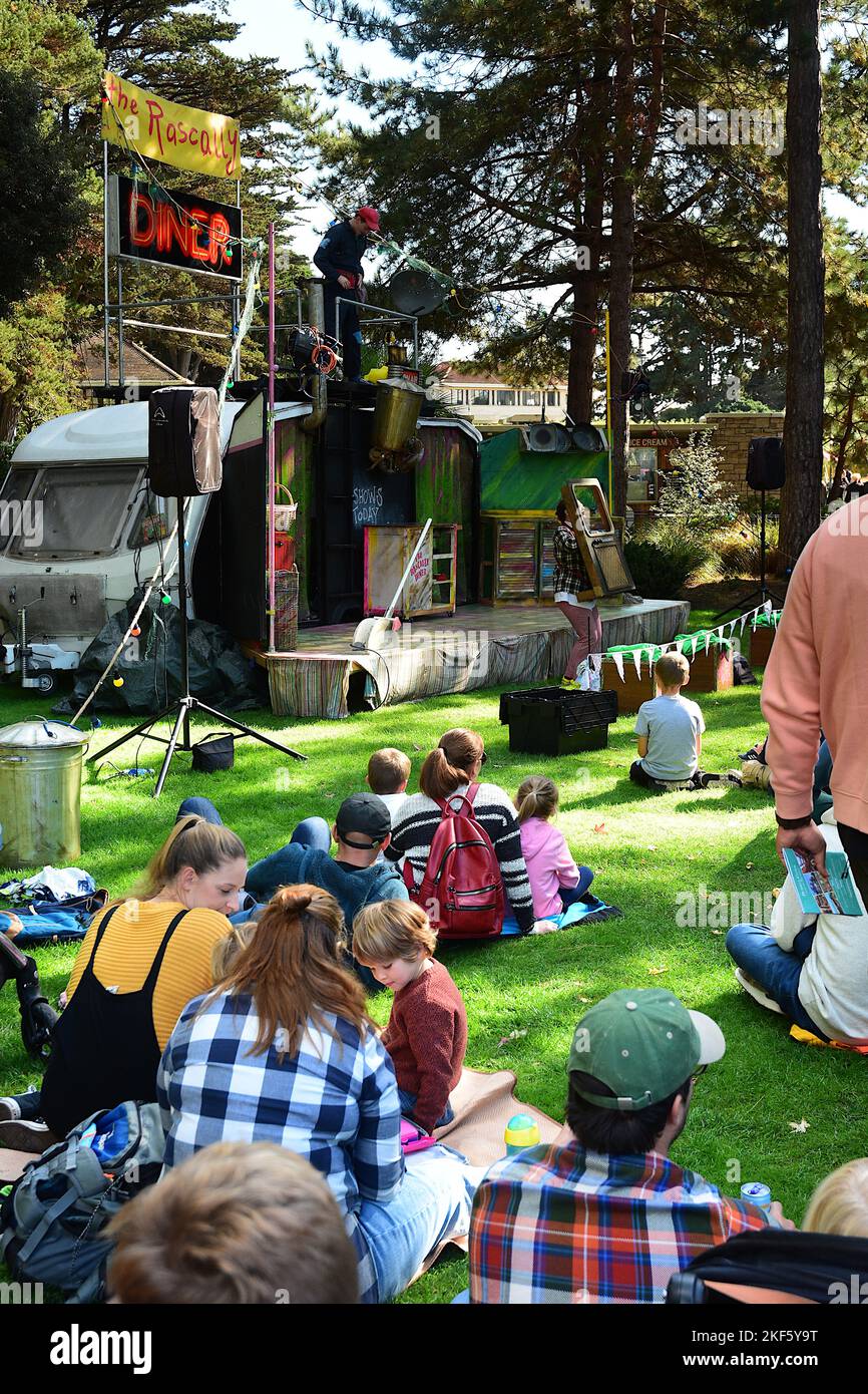Intrattenimento di strada estivo Foto Stock