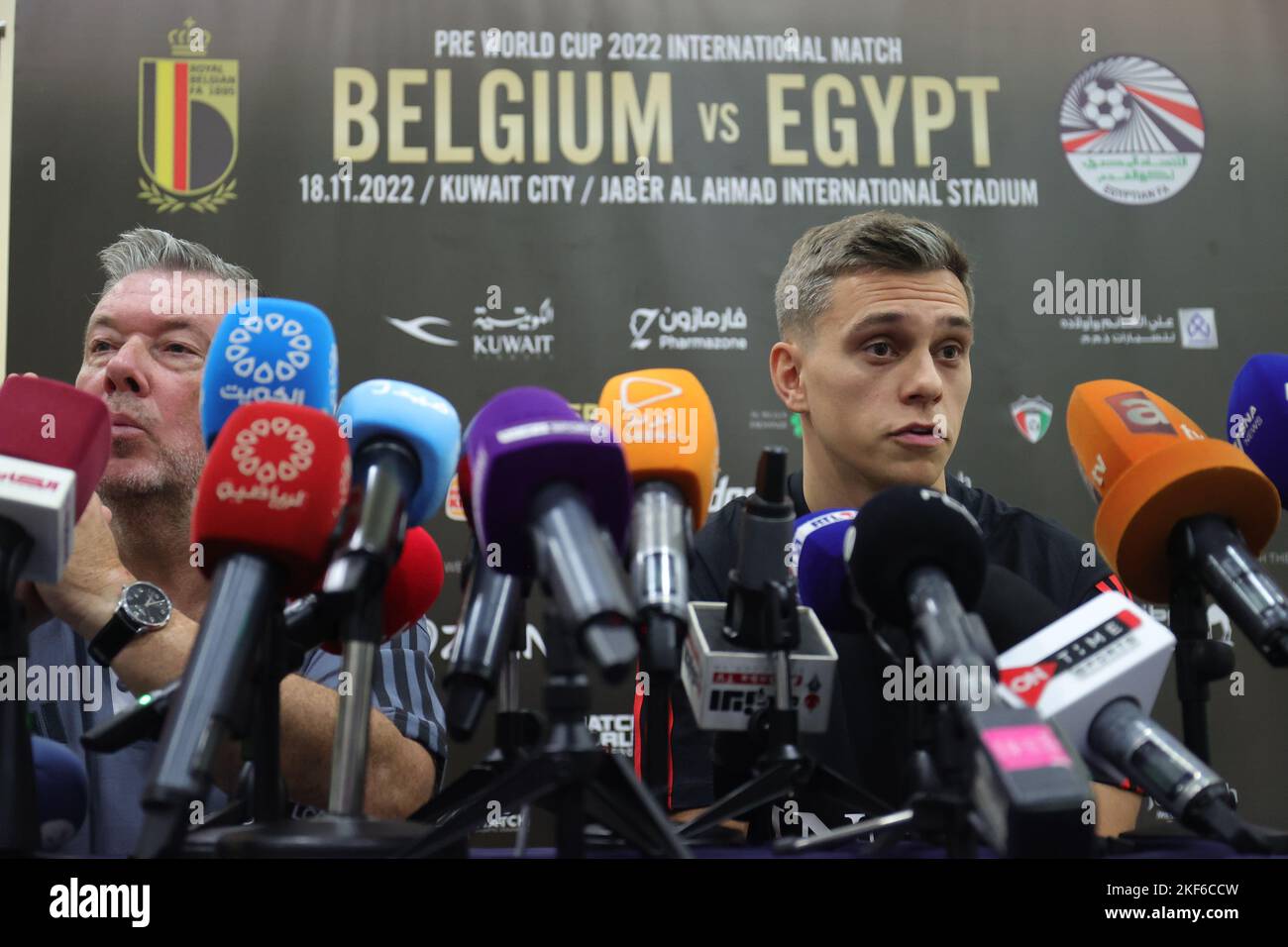 Il Trossard di Leandro in Belgio è stato illustrato in una conferenza stampa della nazionale belga di calcio The Red Devils, al Club al Yarmouk, a Kuwait City, Kuwait, mercoledì 16 novembre 2022. I Red Devils sono in Kuwait per prepararsi alla prossima Coppa del mondo FIFA 2022 in Qatar. BELGA PHOTO VIRGINIE LEFOUR Foto Stock