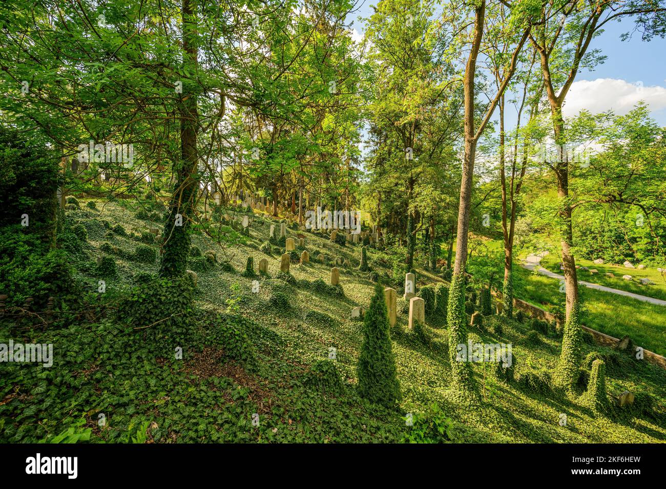 Il cimitero ebraico di Trebbic è un monumento culturale nazionale a Trebbic-na Podklasteri. Nel complesso di St Foto Stock