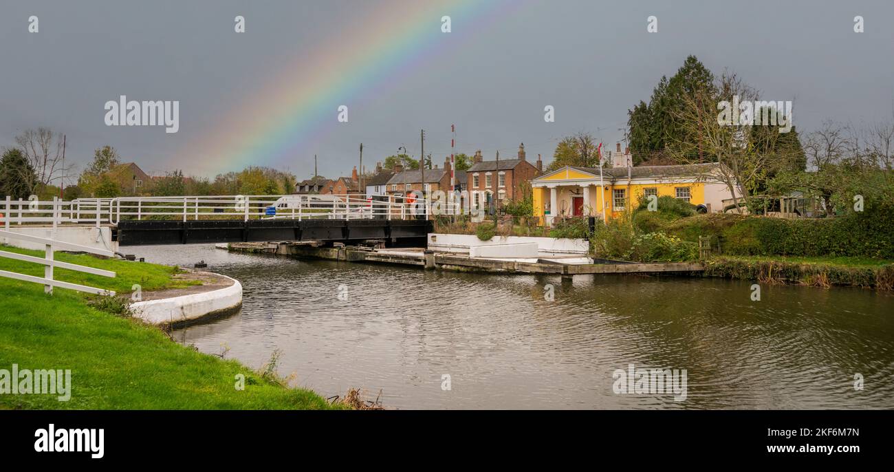 Il ponte superiore sul Gloucester-Sharpness Ship Canal a Purton, Berkeley, Gloucestershire, Regno Unito Foto Stock