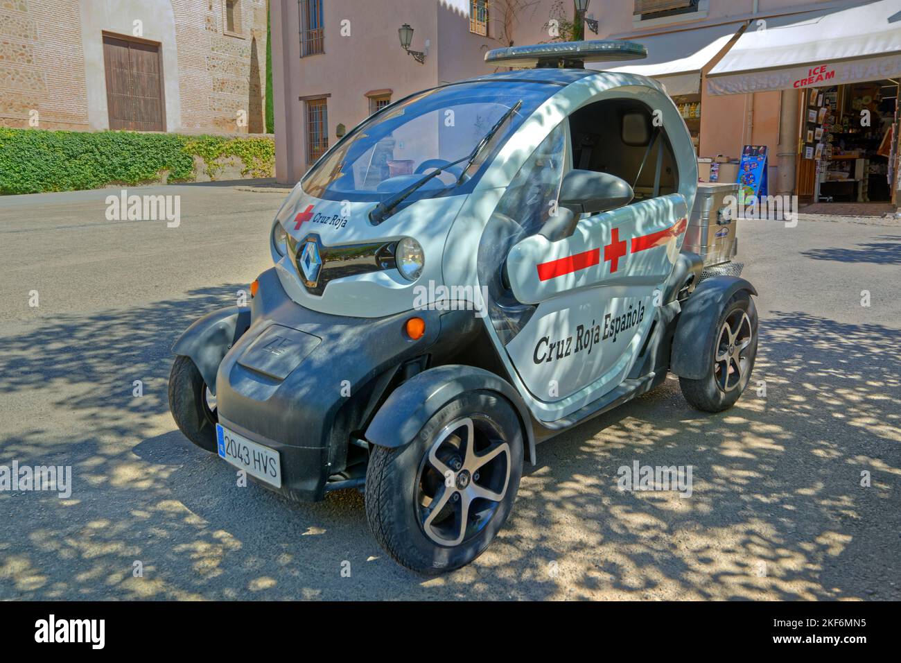 Spagnolo Croce Rossa Renault Twizy auto. Foto Stock