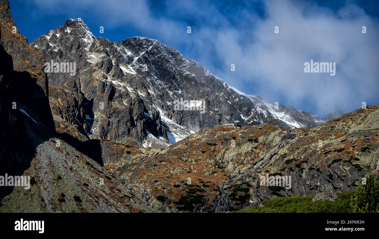 Formazioni rocciose nella piccola Valle fredda, Parco Nazionale di Tatra, Slovacchia. Foto Stock