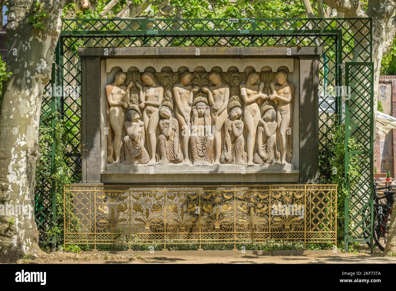 Relief von Bernhard Hoetger, Frühling, Platanenhain, Mathildenhöhe, Darmstadt, Hessen, Germania Foto Stock