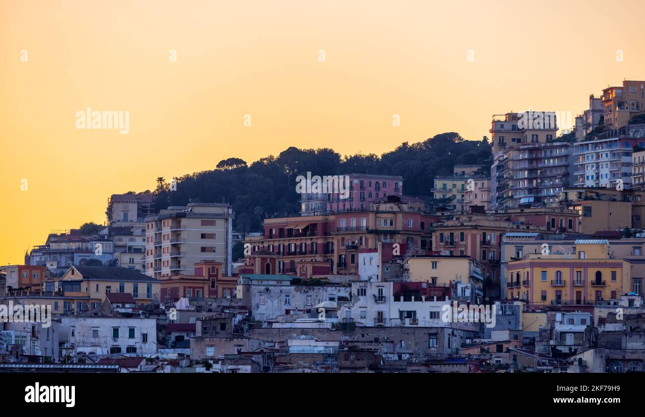 Residential Apartment Home edifici nel centro storico di Napoli sulla costa Foto Stock