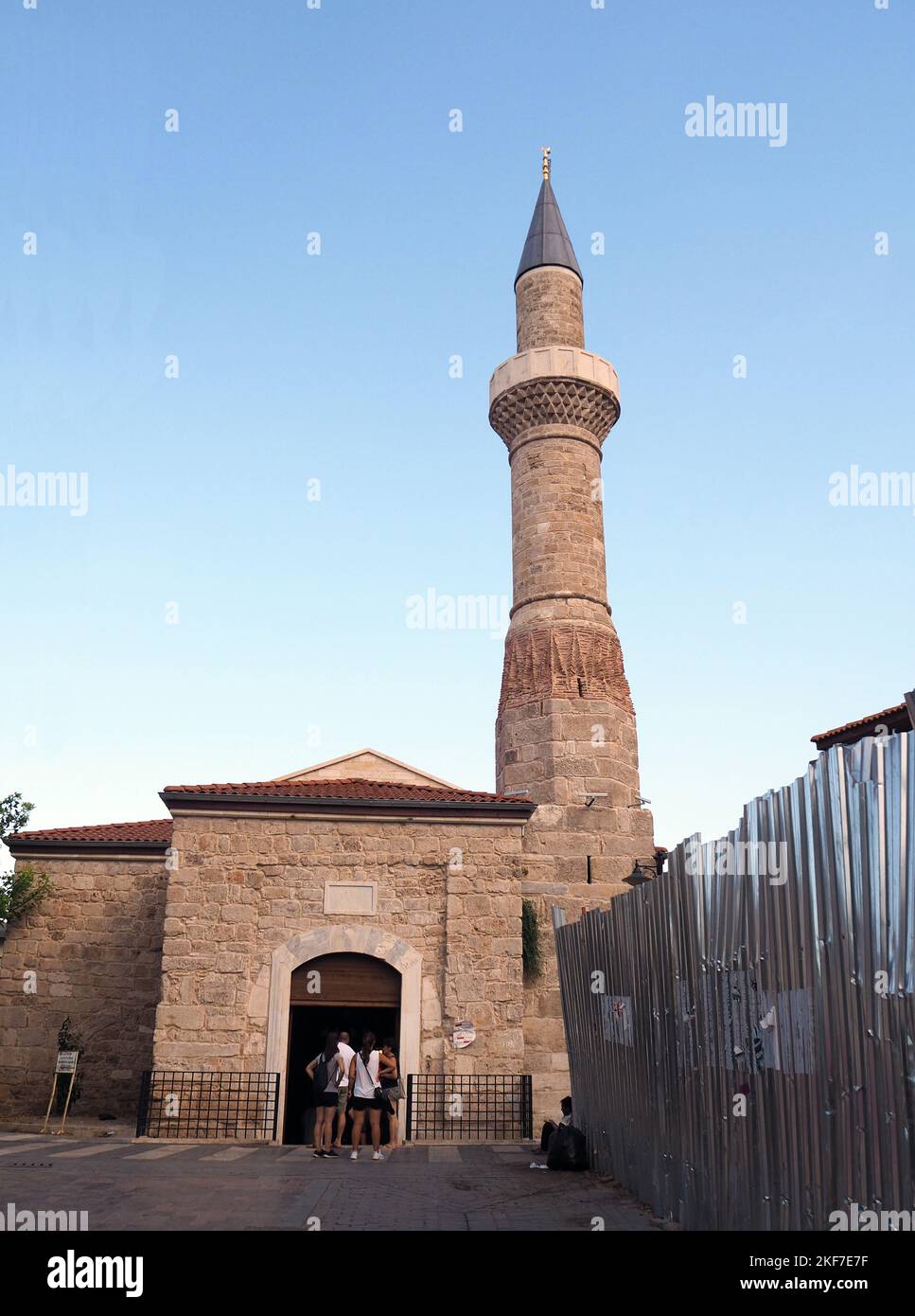 Vista della storica Moschea del Minareto. (Moschea di Kesik Minaret o moschea di Korkut) Foto Stock