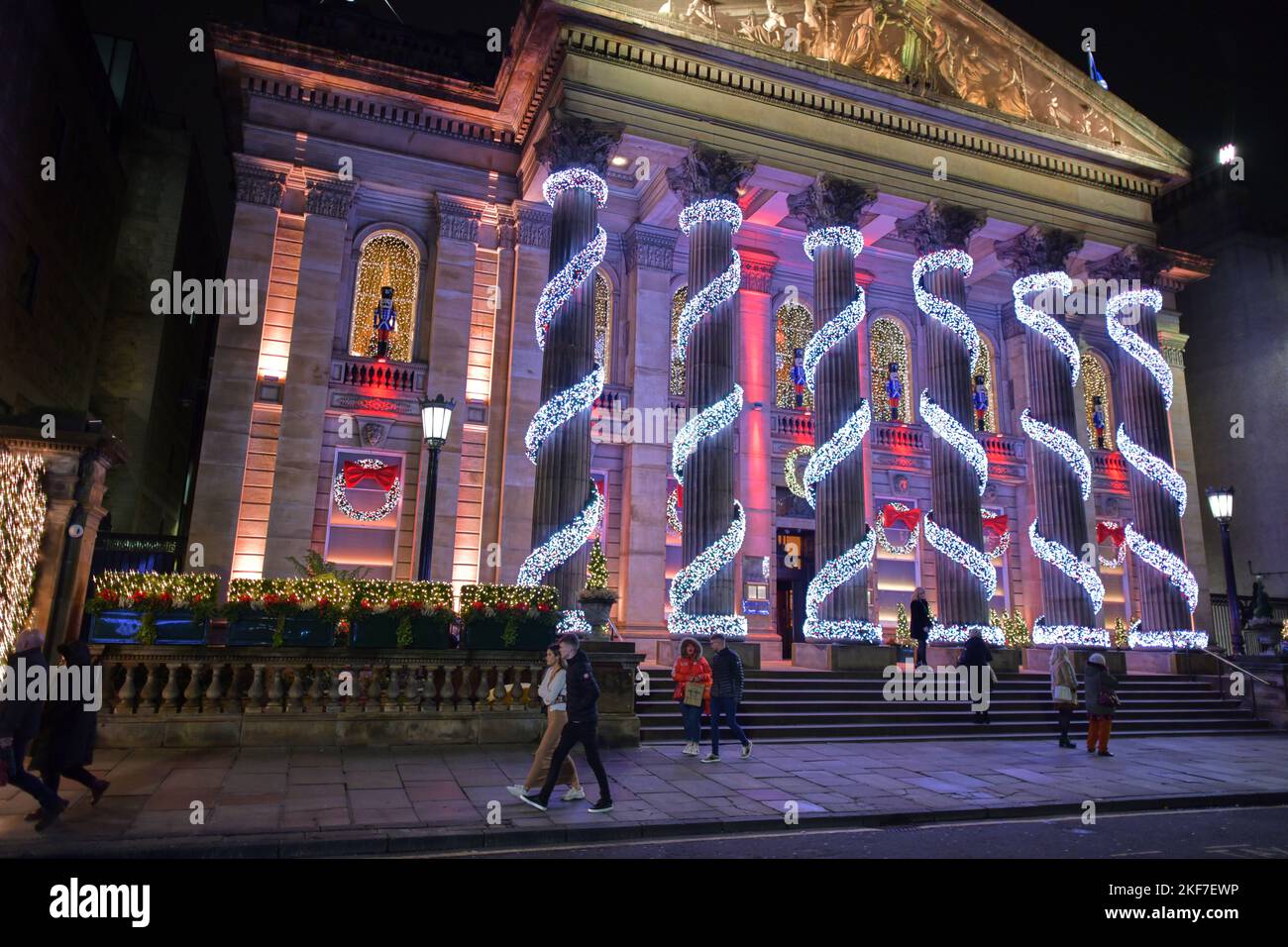 Edimburgo Scozia, Regno Unito 16 novembre 2022. Il Duomo di George Street decorato con luci di Natale. Credito sst/alamy live news Foto Stock