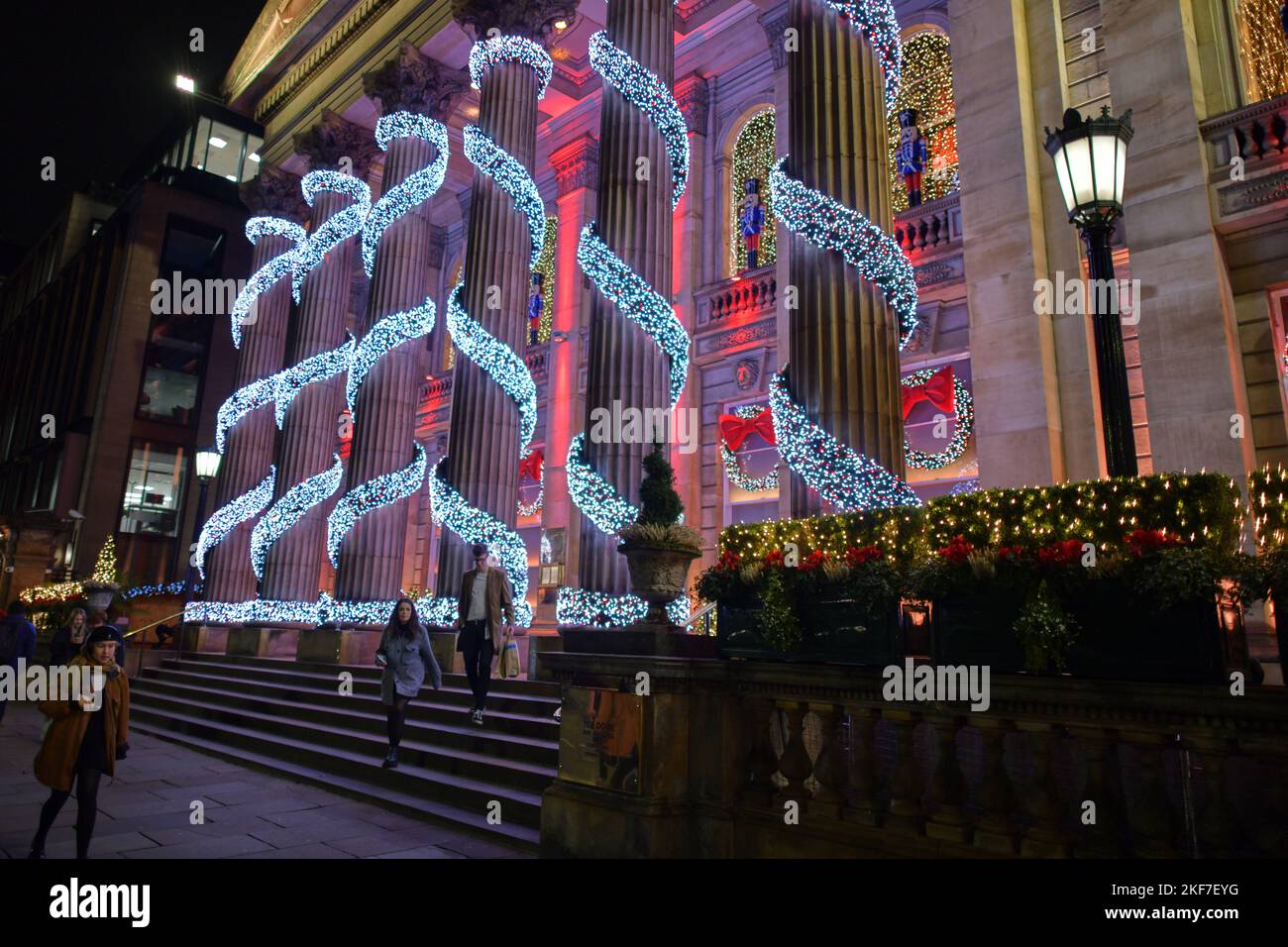 Edimburgo Scozia, Regno Unito 16 novembre 2022. Il Duomo di George Street decorato con luci di Natale. Credito sst/alamy live news Foto Stock