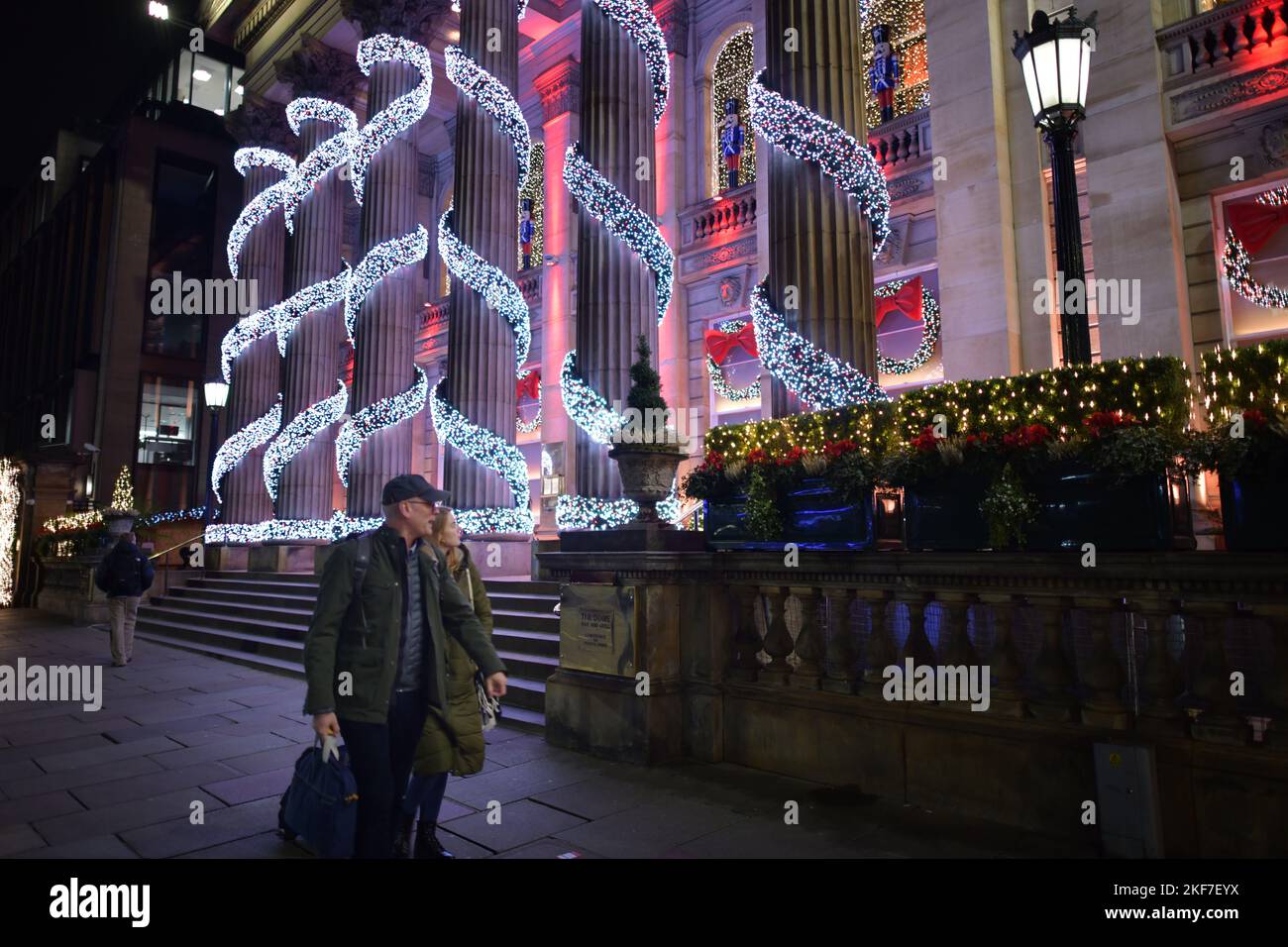 Edimburgo Scozia, Regno Unito 16 novembre 2022. Il Duomo di George Street decorato con luci di Natale. Credito sst/alamy live news Foto Stock