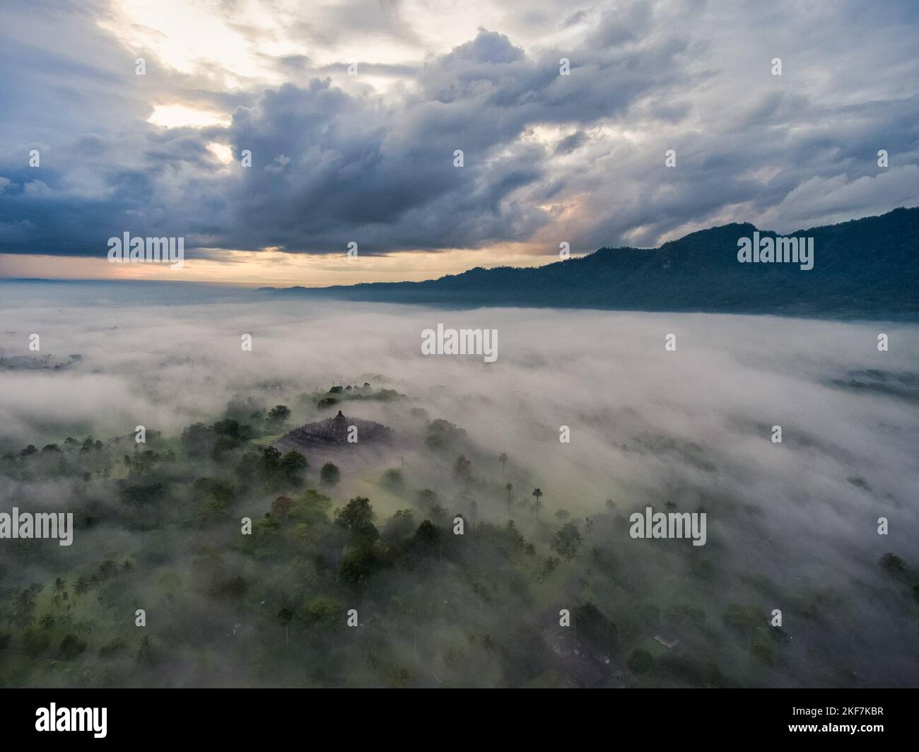 Una vista aerea del Tempio di Borobudur, Indonesia Foto Stock