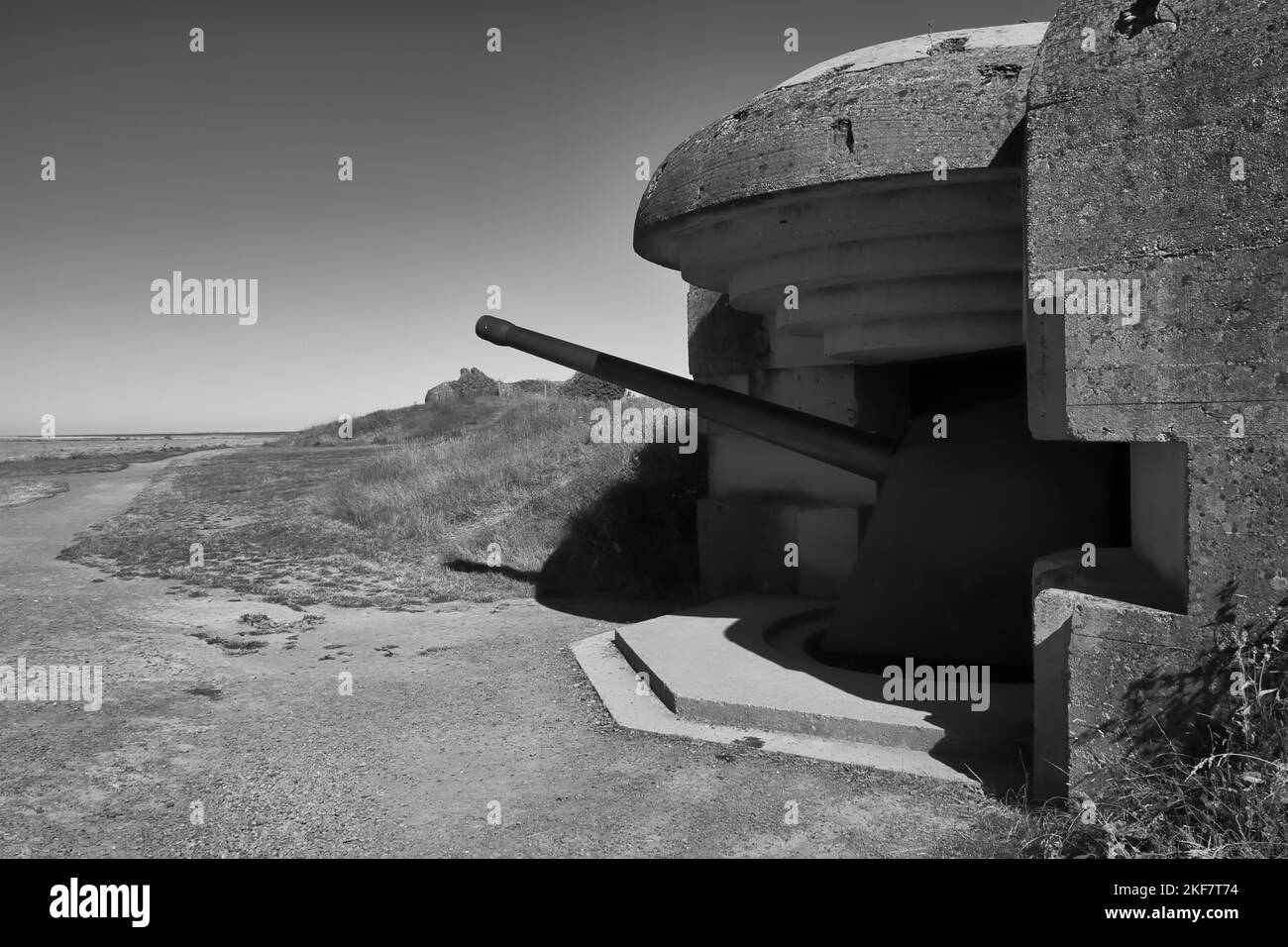 Batteria tedesca Longues sur Mer in BW Foto Stock Batteria tedesca Longues sur Mer in BW Foto Stock