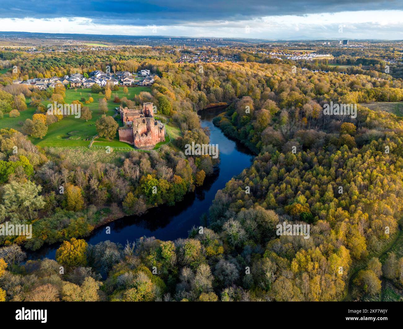 Castello di Bothwell, fiume Clyde, Lanarkshire, Scozia, Regno Unito Foto Stock