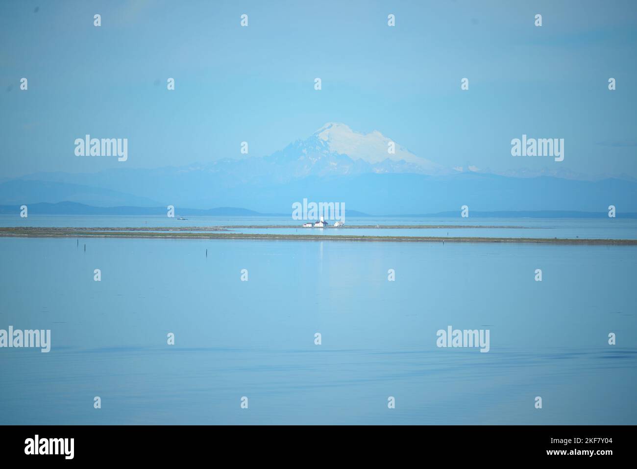 Dungeness Spit Lighthouse e Mt Baker Foto Stock