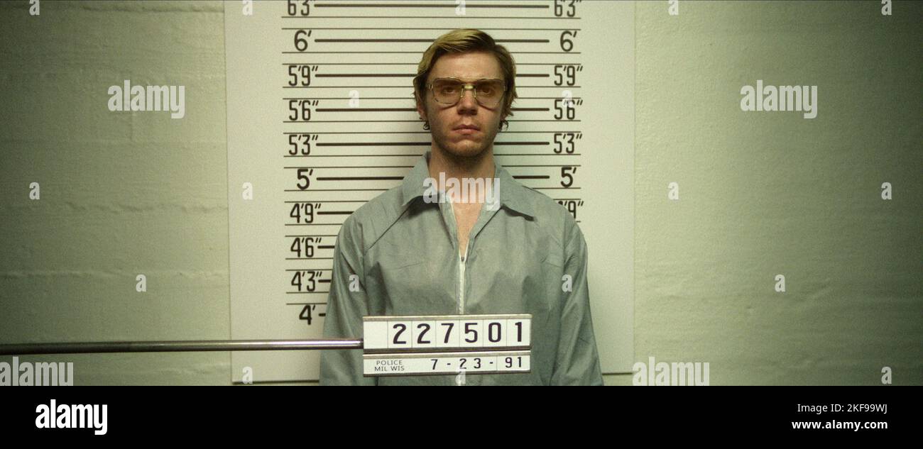 EVAN PETERS IN DAHMER-MONSTER: THE JEFFREY DAHMER STORY (2022), DIRETTO DA CARL FRANKLIN, GREGG ARAKI, CLEMENT VIRGO, PARIS BARCLAY E JENNIFER LYNCH. Credit: Ryan Murphy Productions / Album Foto Stock