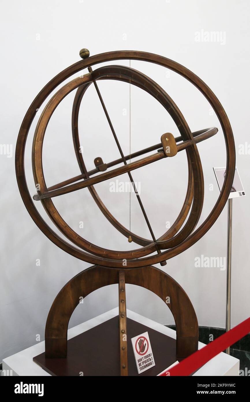 Sfera armillare, Museo dell'Osservatorio di Ulughbek, Samarcanda, Provincia di Samarcanda, Uzbekistan, Asia centrale Foto Stock