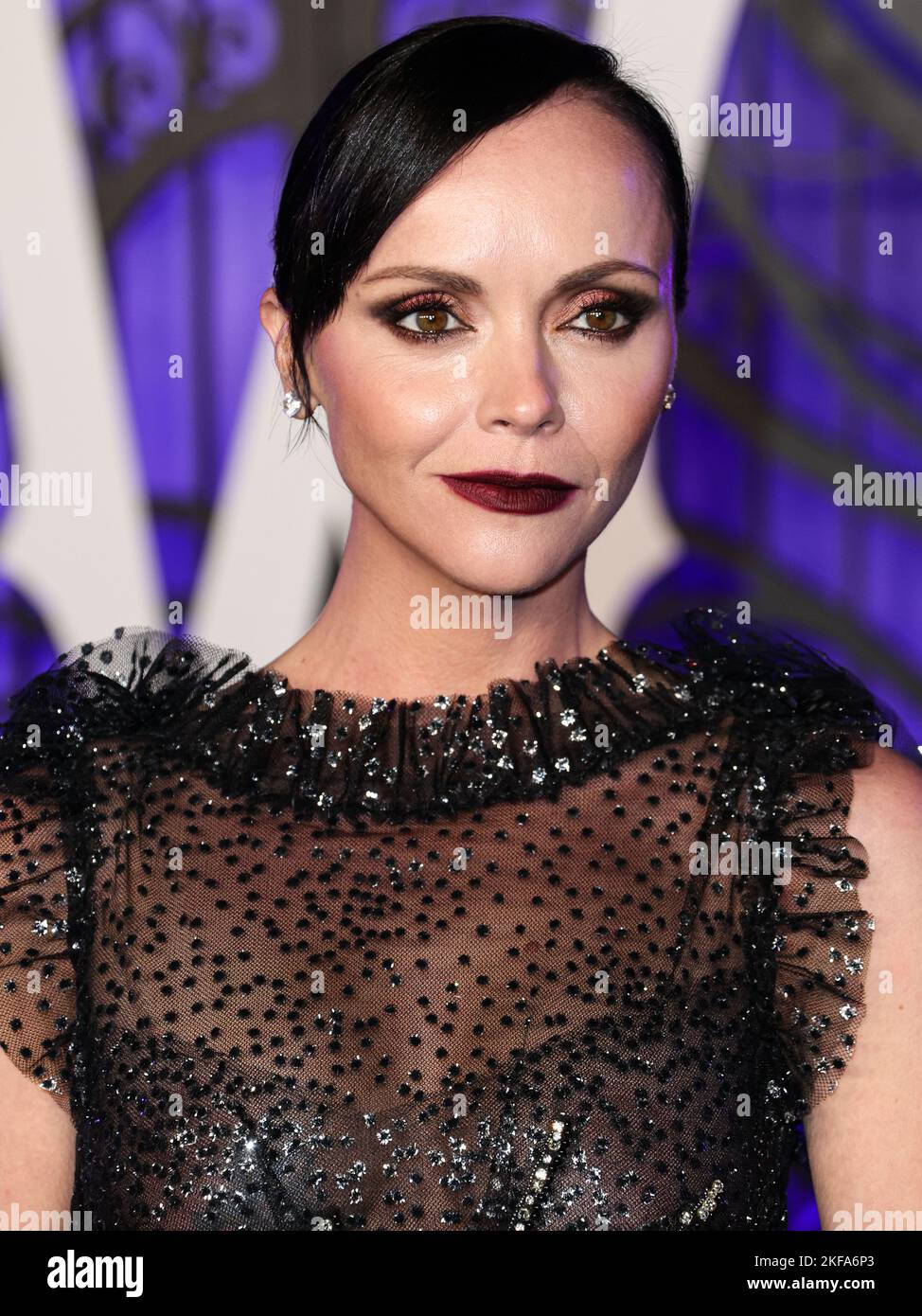 HOLLYWOOD, LOS ANGELES, CALIFORNIA, USA - 16 NOVEMBRE: L'attrice americana Christina Ricci indossa Rodarte arriva alla prima mondiale della stagione 'Mercoledi' 1 di Netflix che si tiene all'Hollywood American Legion Post 43 all'Hollywood Legion Theater il 16 novembre 2022 a Hollywood, Los Angeles, California, Stati Uniti. (Foto di Xavier Collin/Image Press Agency) Foto Stock