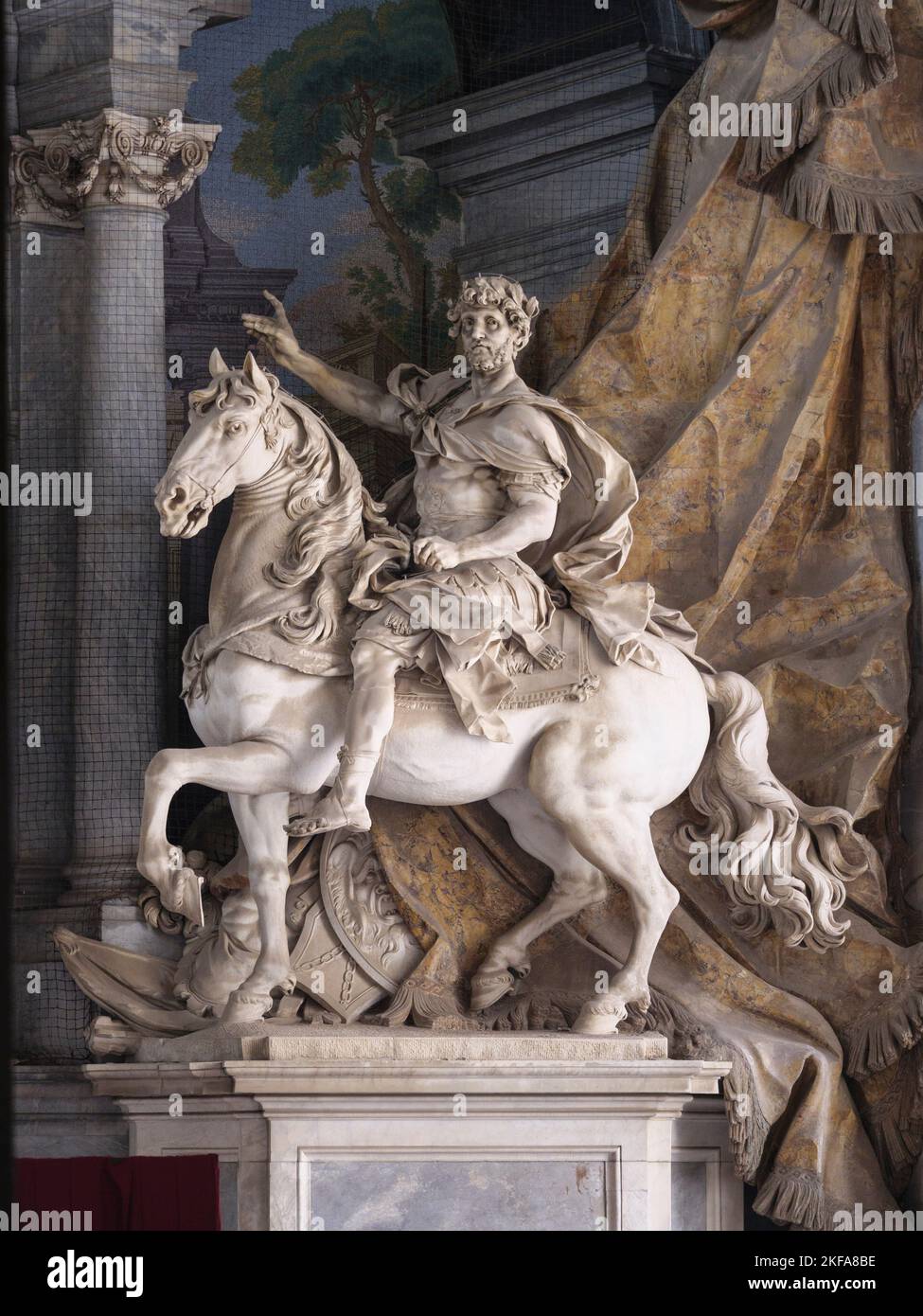 Roma. Italia. Basilica di San Pietro Basilica di Pietro). Statua equestre di Carlo Magno (Carlo Magno) di Agostino Cornacchini (1686-1784), 1725. Foto Stock
