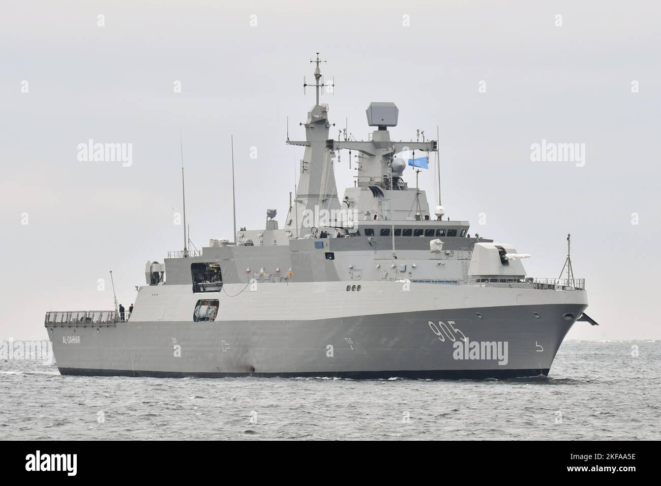 La fregata della Marina egiziana Meko 200 al-QAHHAR arriva al porto di Kiel per i suoi connazionali Foto Stock