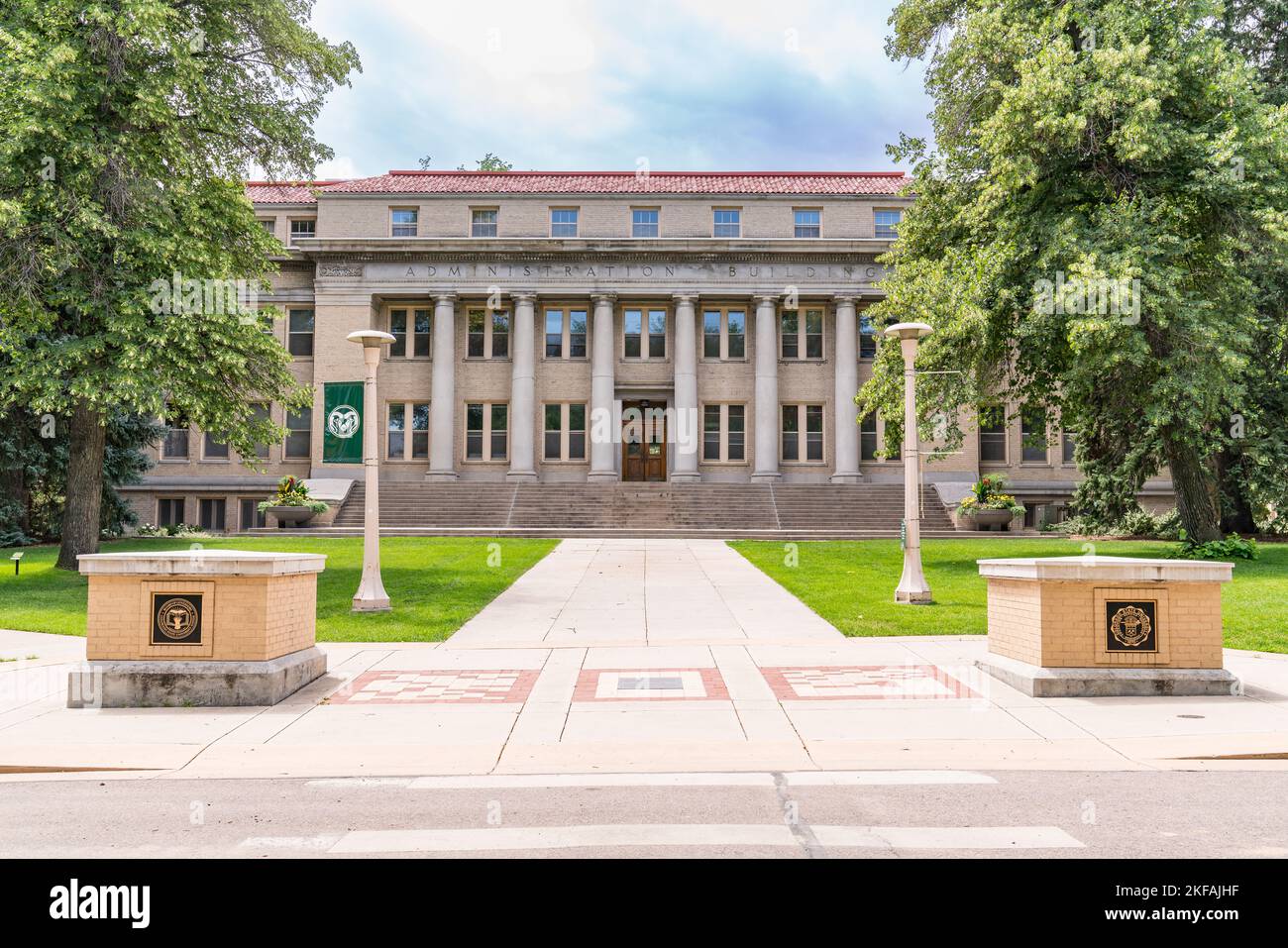 Fort Collins, CO - 16 luglio 2022: Esterno dell'edificio amministrativo della Colorado state University a Fort Collins, Colorado Foto Stock