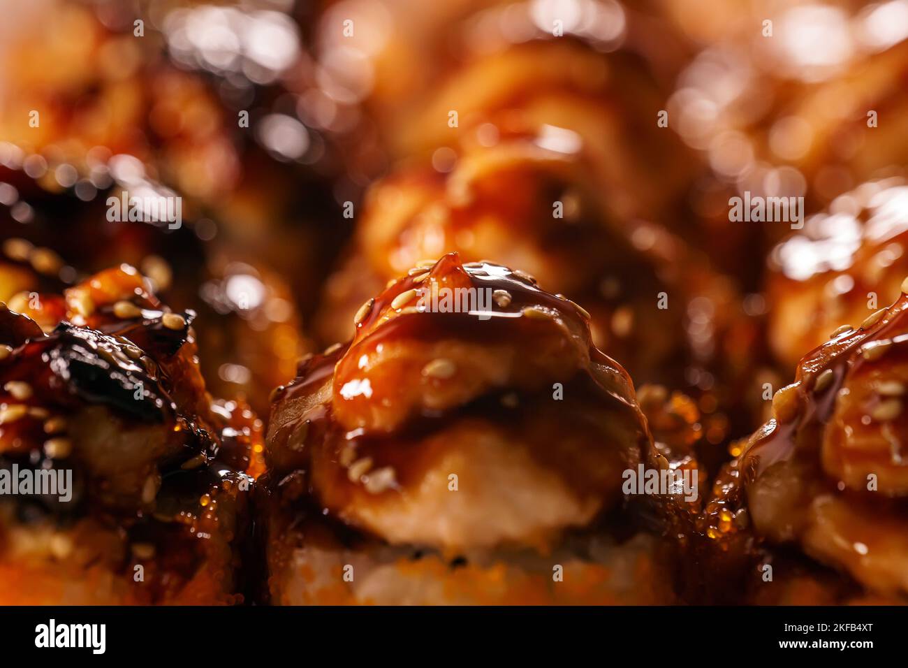 Set di sushi al forno. Vista ravvicinata. Foto Stock