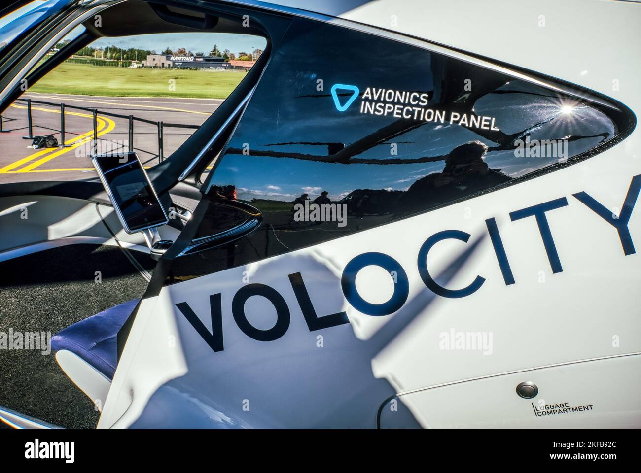 Volo taxi eVTOL. Volocopter VoloCity a vertiport presso l'aerodromo Pontoise-Corneilles, a nord-ovest di Parigi, Francia Foto Stock