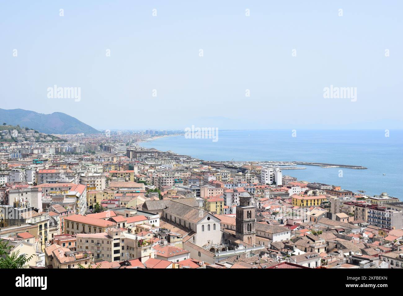 SALERNO, ITALIA - 21 GIUGNO 2022: Veduta di Salerno, città della Campania, Italia meridionale. Foto Stock