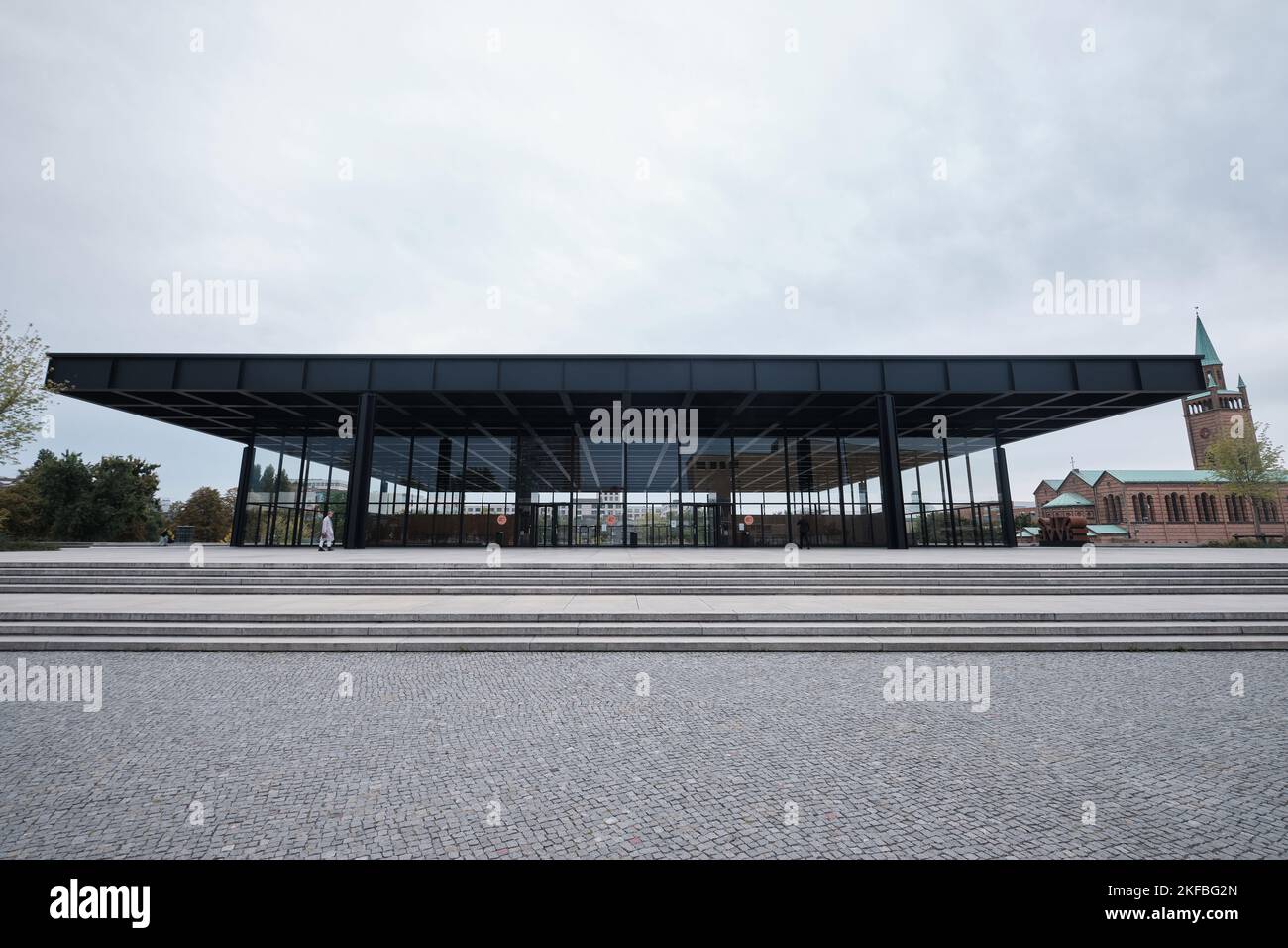 Berlino, Germania - Settembre 2022: La Nuova Galleria Nazionale del Kulturforum è il museo progettato da Ludwig Mies van der Rohe Foto Stock