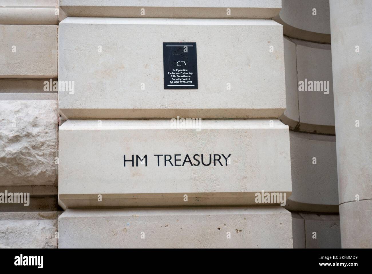 HM Treasury in Horse Guards Road, Westminster, Londra, Regno Unito. Il Tesoro di sua Maestà, o il Tesoro, o più informalmente il Tesoro Foto Stock