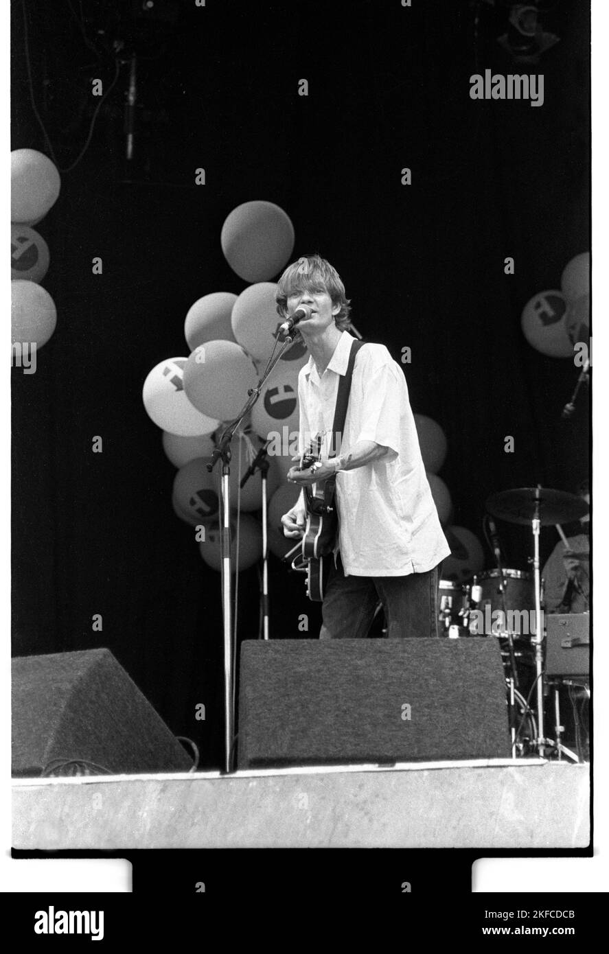 Guy Chadwick of House of Love sul Pyramid Stage al Festival di Glastonbury, Pilton, Inghilterra, giugno 26 1992. Fotografia: ROB WATKINS Foto Stock