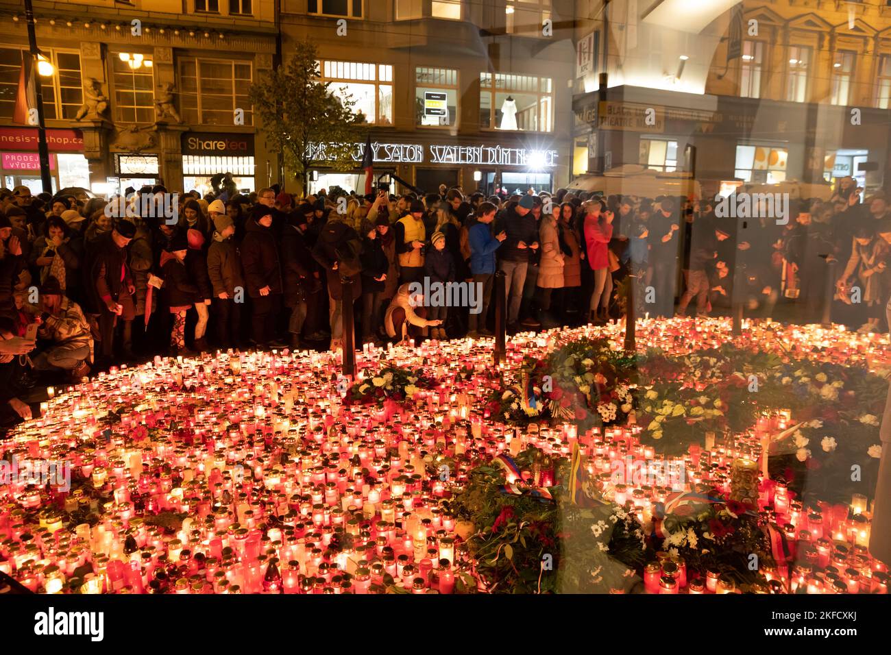 33 anni dopo la Rivoluzione di velluto sulla trida Narodni e Piazza Venceslao, nella foto 17/11/2022 (CTK Photo/Vojtech Darvik Maca) Foto Stock