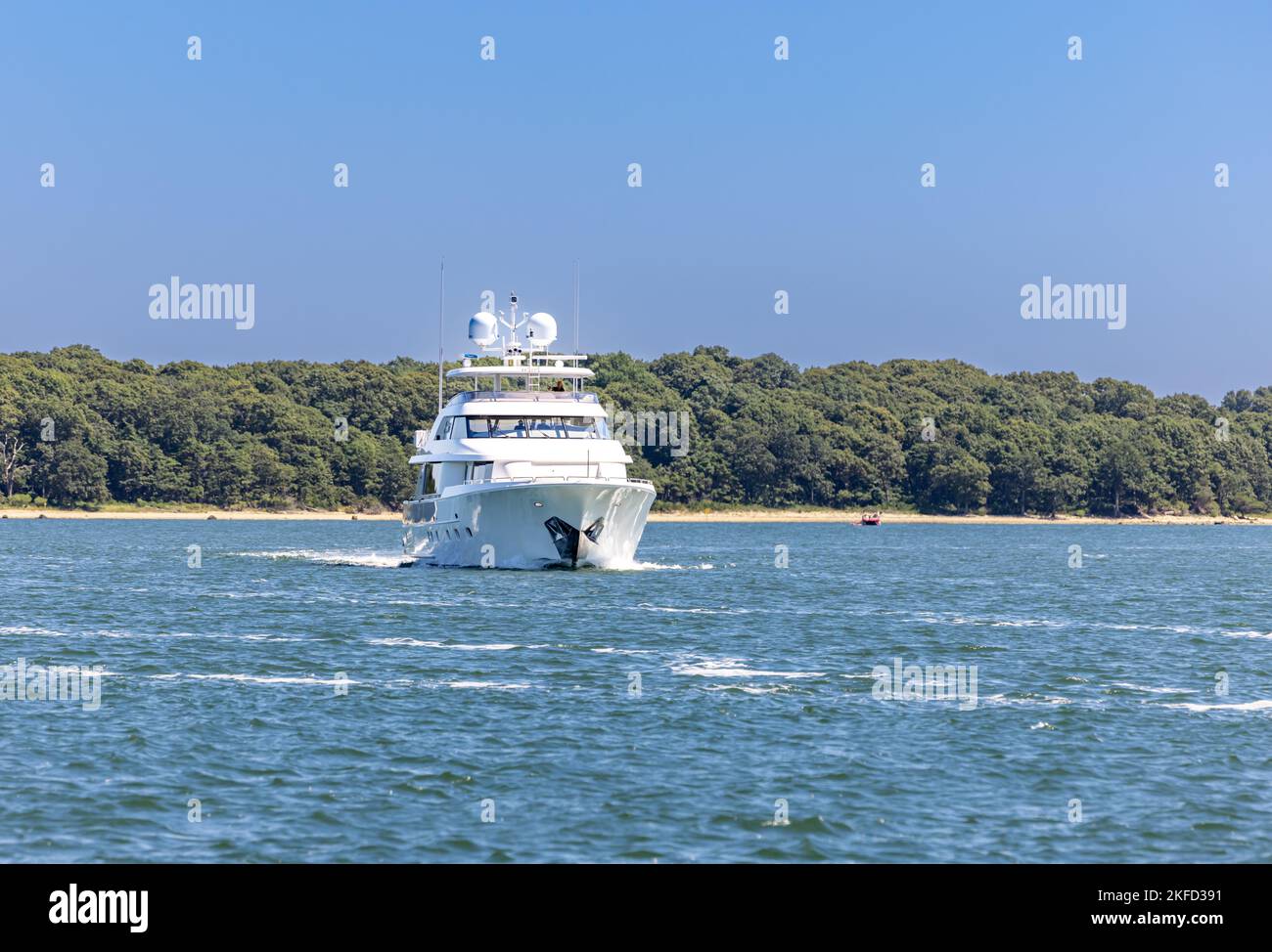 Yacht a motore, Spirit Under Way al largo di Shelter Island, NY Foto Stock