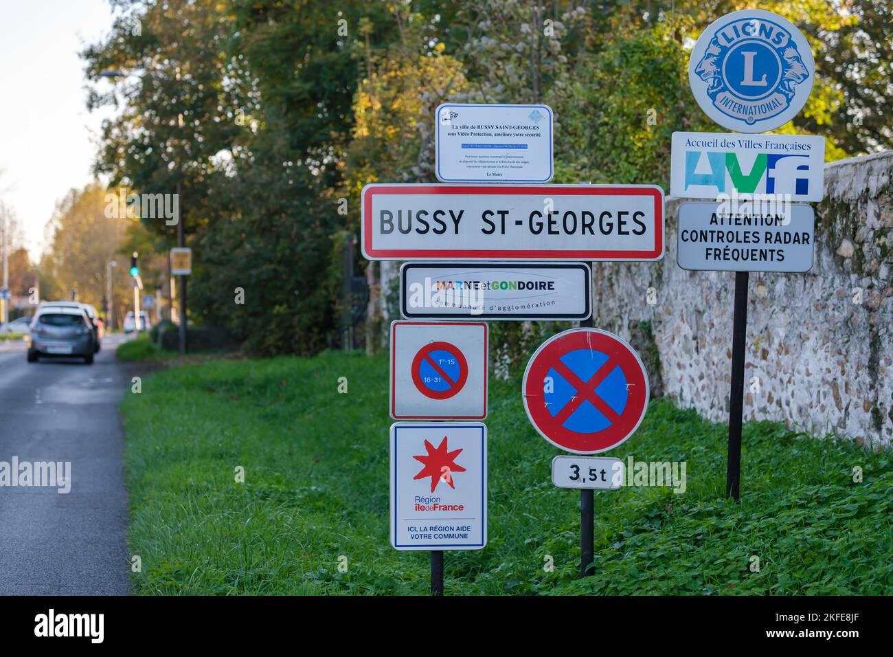 Bussy saint immagini e fotografie stock ad alta risoluzione Alamy