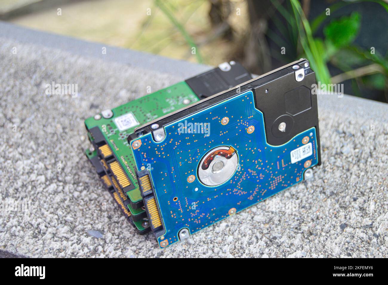 I vecchi dischi dei laptop sono obsoleti, ma anche ampiamente utilizzati Foto Stock