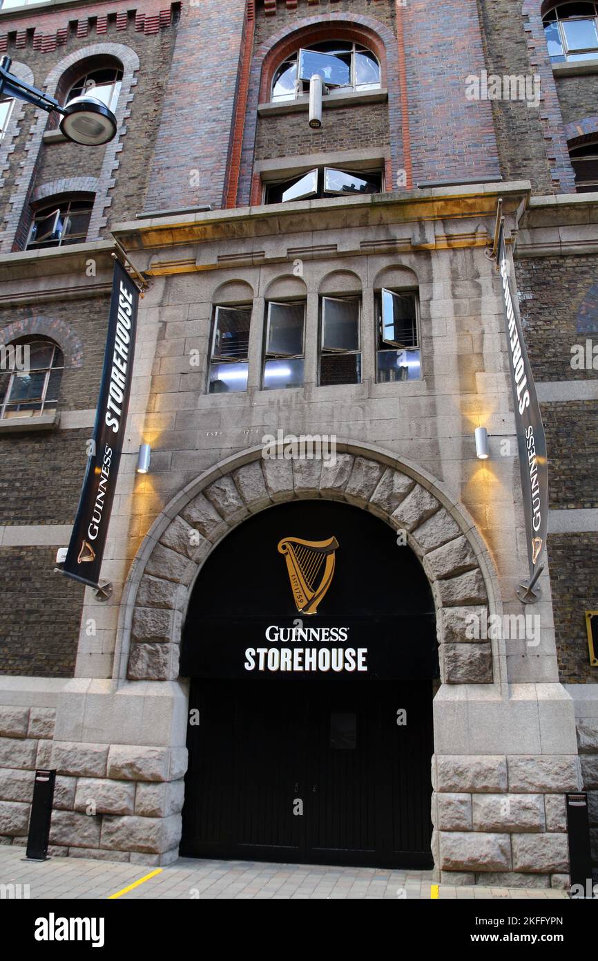 Porta d'ingresso della Guinness Storehouse a Dublino, Irlanda Foto Stock
