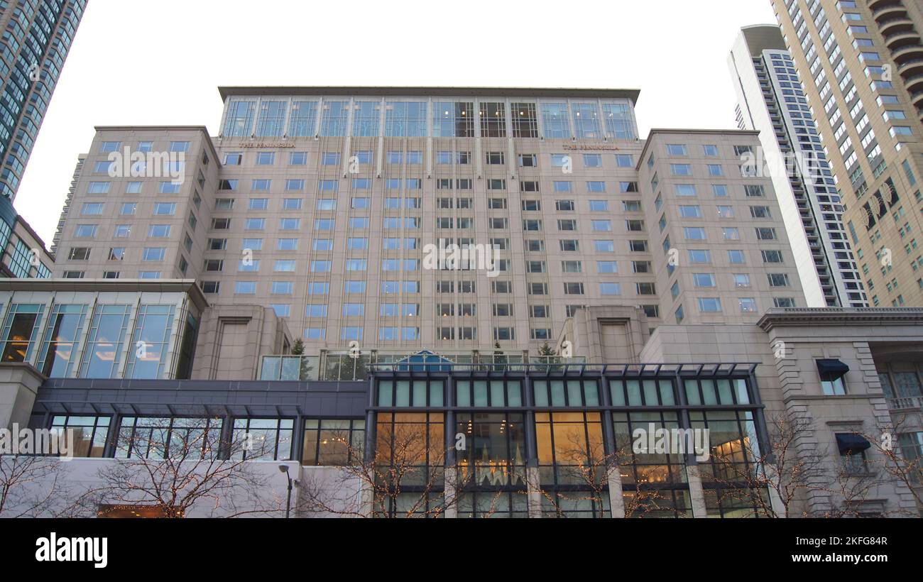 CHICAGO, ILLINOIS, STATI UNITI - 11 dicembre 2015: Facciata di un hotel di lusso a 5 stelle sulla Michigan Ave nel centro di Chicago Foto Stock