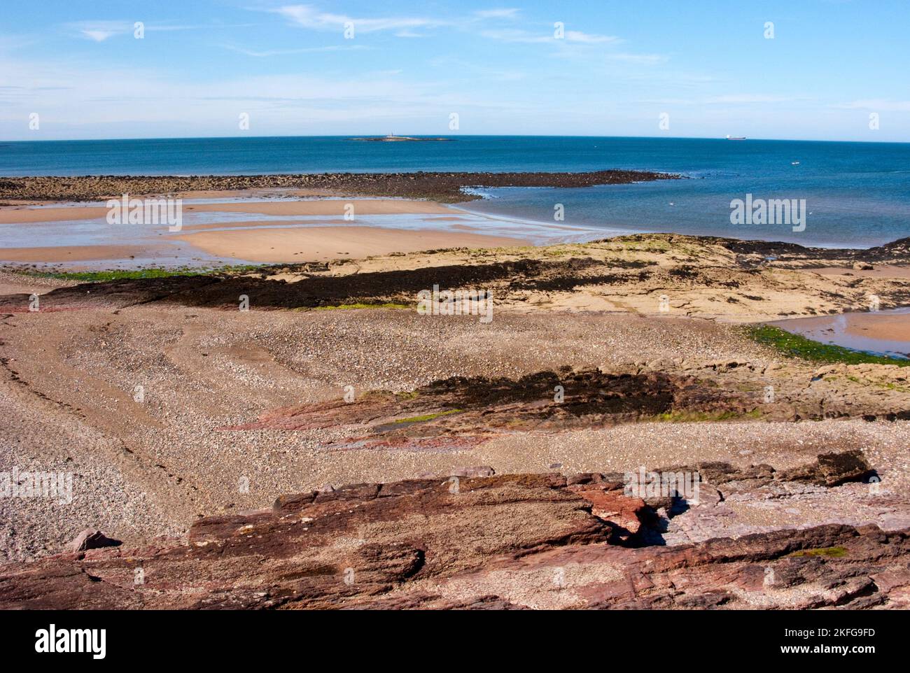 Traeth Lligwy spiaggia sulla costa orientale vicino a Dulas sull'isola di Anglesey, Galles del Nord Regno Unito, estate Foto Stock