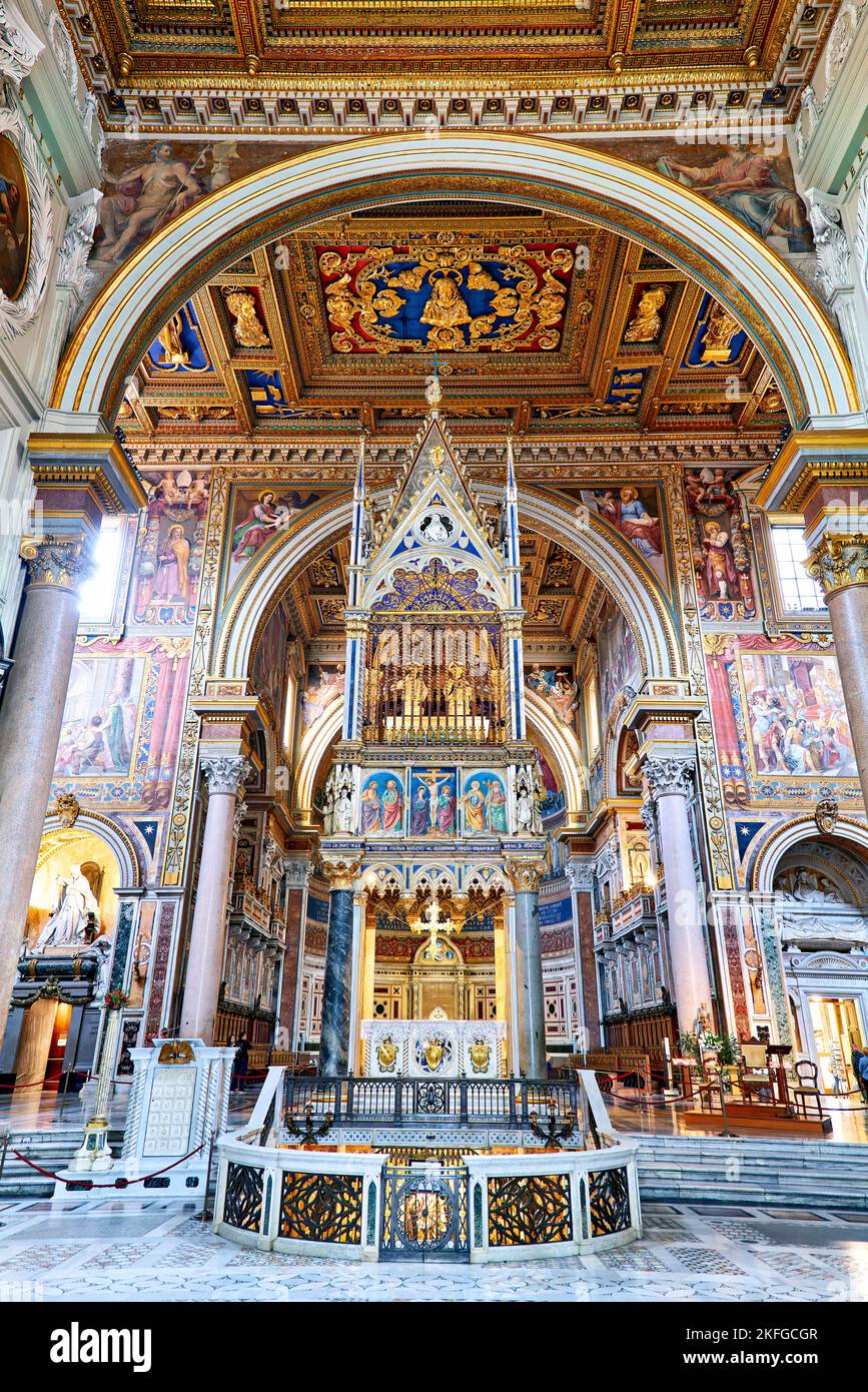 Roma Lazio Italia. La Cattedrale dell'Arcibasilica del Santissimo Salvatore e dei Santi Giovanni Battista e Giovanni Evangelista in Laterano è un Catolo Foto Stock