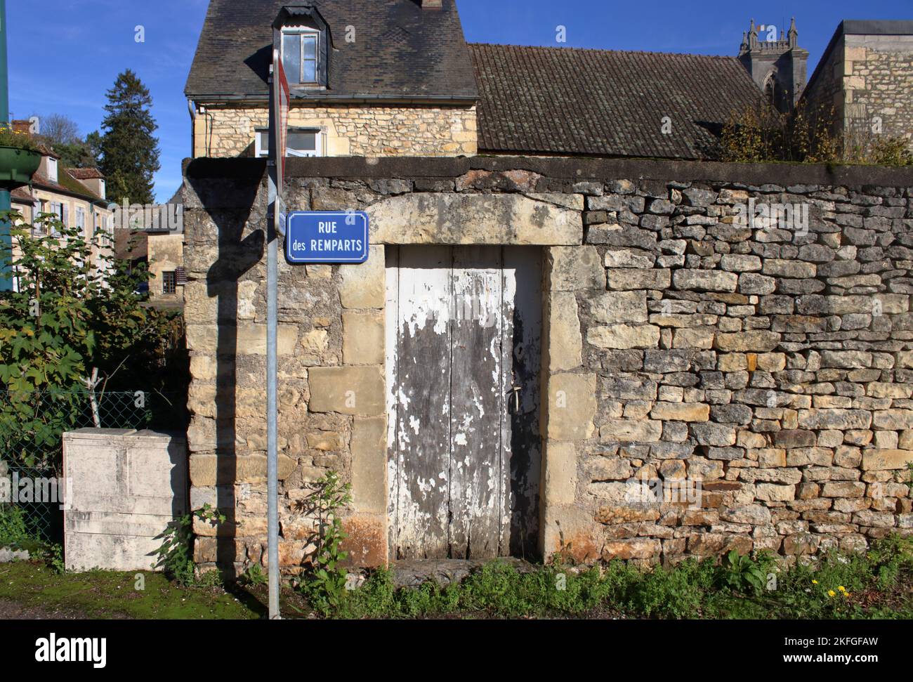Rue des Remparts Donzy Nièvre Francia Foto Stock