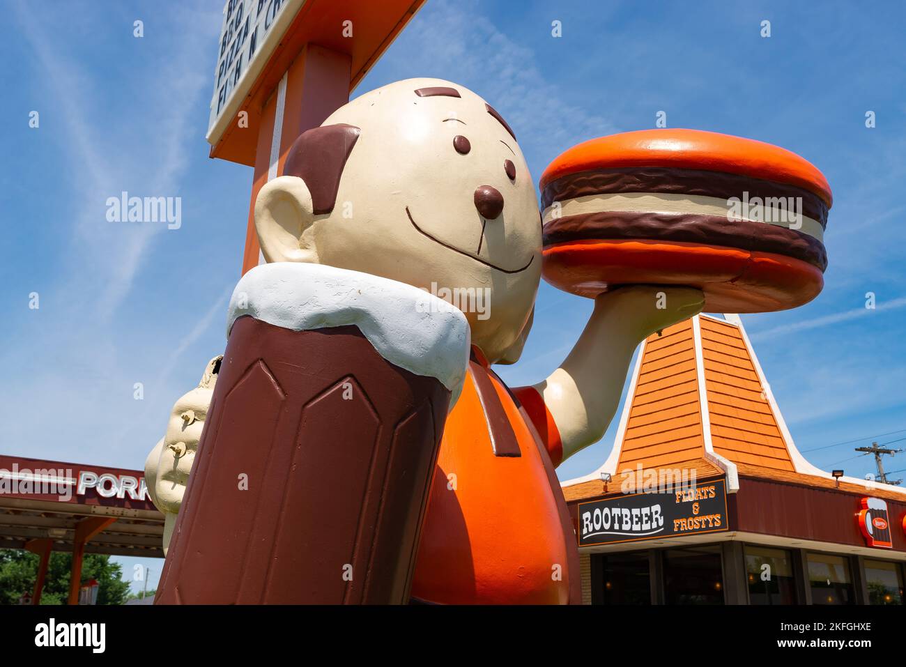 Oglesby, Illinois - Stati Uniti - 10th giugno 2022: Il Rootbeer Stand carattere classico Unito del cibo a Oglesby, Illinois. Foto Stock