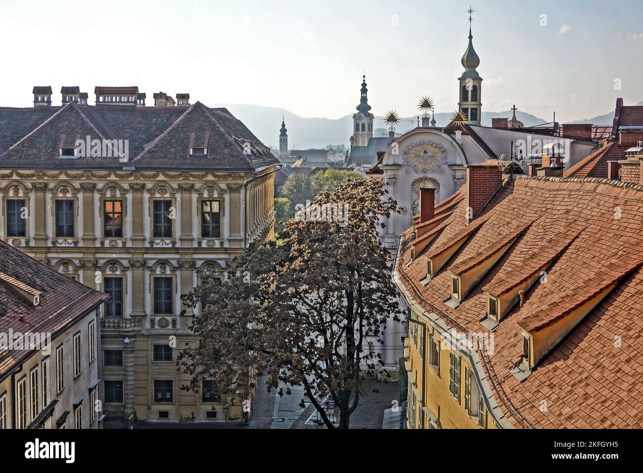Altstadt Graz . Schlossbergplatz mit Palais Attems Foto Stock