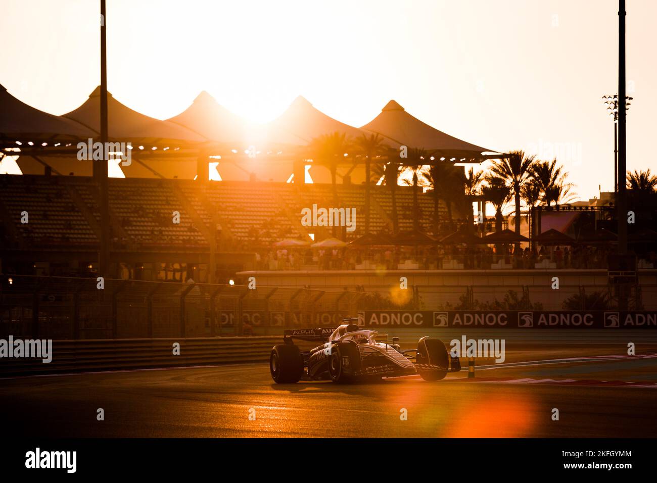 10 GASLY Pierre (fra), Scuderia AlphaTauri AT03, azione durante la Formula 1 Etihad Airways Abu Dhabi Grand Prix 2022, 22nd° round del Campionato del mondo FIA di Formula uno 2022 dal 18 al 20 novembre 2022 sul circuito di Yas Marina, a Yas Island, Abu Dhabi - Foto: Antonin Vincent / DPPI/DPPI/LiveMedia Foto Stock